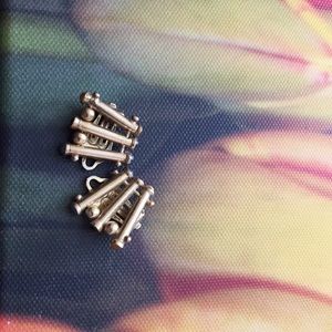 Ear clips with colored stones